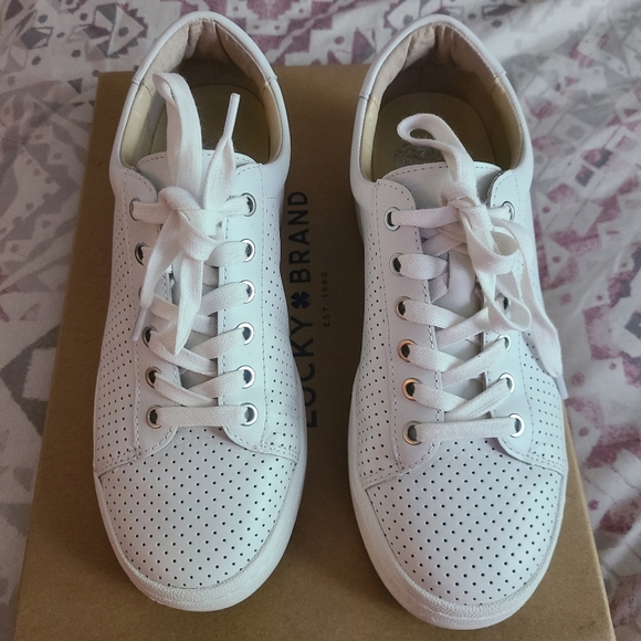 vince camuto white sneakers